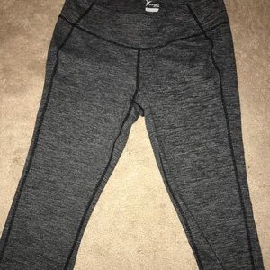 Old Navy size Large work out Capri leggings